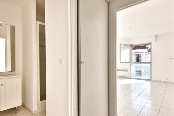 Luxury Apartment for sale in Antibes, 139 000 €, Photo 7