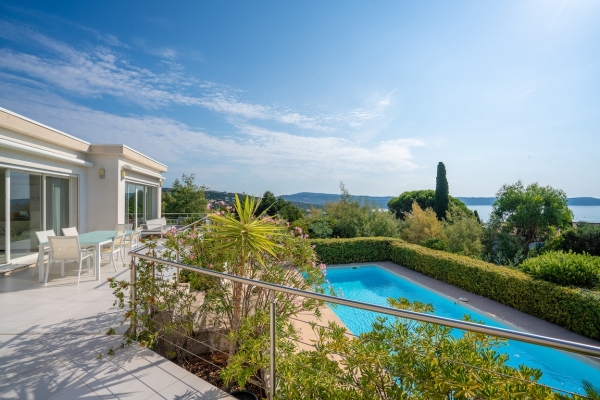 Maison de luxe à vendre à Cavalaire-sur-Mer, 1 970 000 €, Photo 1
