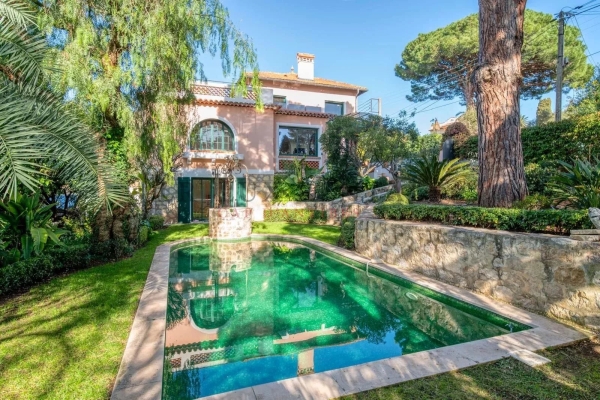 Maison de luxe à vendre à Antibes, 2 850 000 €, Photo 1