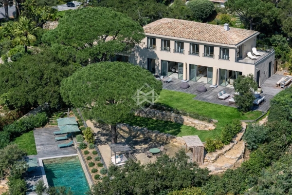 Maison de luxe à louer à La Croix-Valmer, 15 000 €, Photo 1