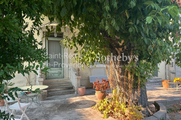 Maison de luxe à vendre à Saint-Rémy-de-Provence, 742 000 €, Photo 1