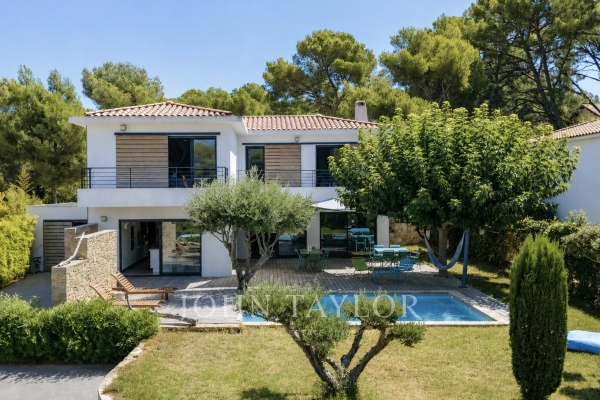 Maison de luxe à vendre à Sanary-sur-Mer, 1 580 000 €, Photo 1