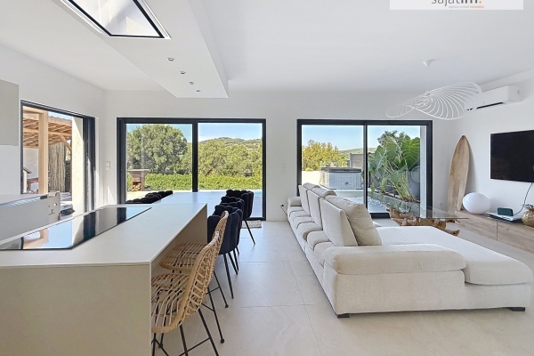 Maison de luxe à vendre à Le Castellet, 715 000 €, Photo 1