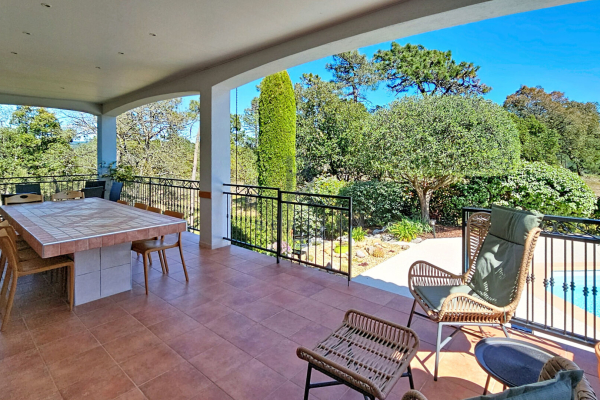 Maison de luxe à vendre à Fréjus, 695 000 €, Photo 3