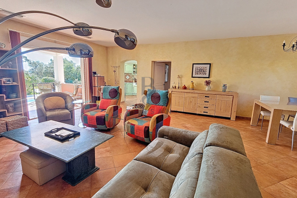 Maison de luxe à vendre à Fréjus, 695 000 €, Photo 6