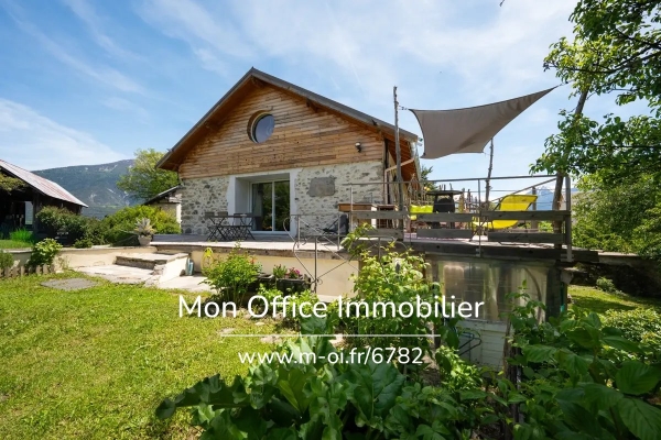 Maison de luxe à vendre à Embrun, 435 000 €, Photo 1