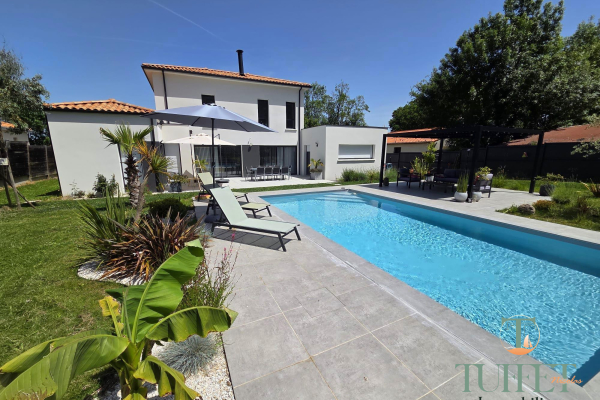 Maison de luxe à vendre à Breuillet, 859 000 €, Photo 1