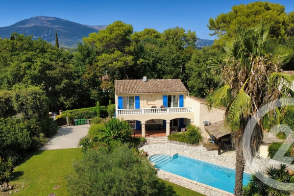 Maison de luxe à vendre à Roquefort-les-Pins, 1 350 000 €, Photo 1