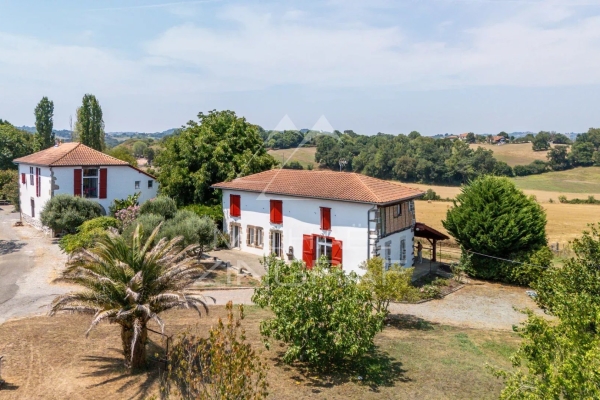 Maison de luxe à vendre à Luxe-Sumberraute, 756 000 €, Photo 1