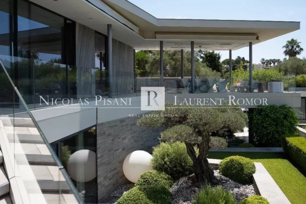 Maison de luxe à vendre à Antibes, 22 000 000 €, Photo 3