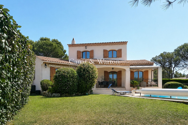 Maison de luxe à vendre à Saint-Raphaël, 875 000 €, Photo 1