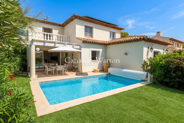 Maison de luxe à vendre à Saint-Raphaël, 949 000 €, Photo 1