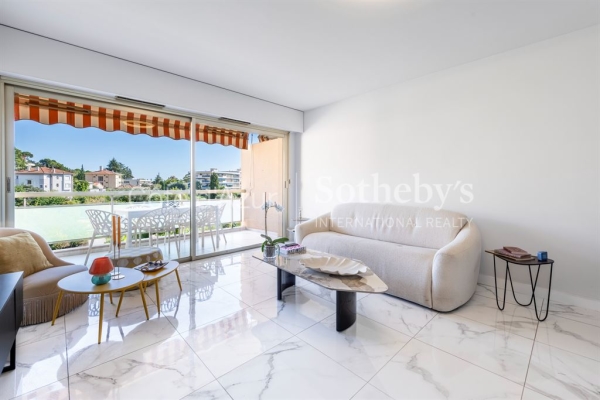 Luxury Apartment for sale in Le Cannet, 399 000 €, Photo 2