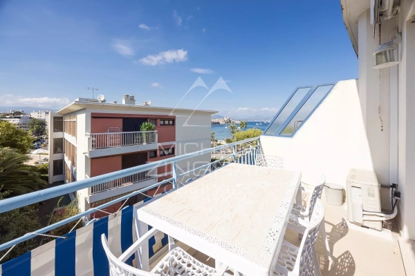 Luxury Apartment for sale in Antibes, 540 000 €, Photo 3