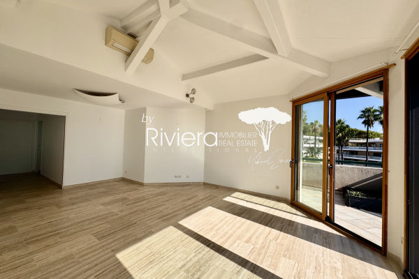 Luxury Apartment for sale in Cavalaire-sur-Mer, 908 250 €, Photo 6