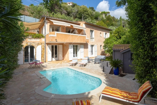 Maison de luxe à vendre à Mandelieu-la-Napoule, 840 000 €, Photo 1