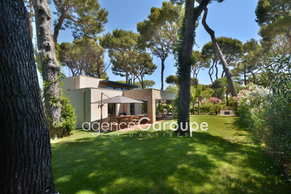Maison de luxe à vendre à Cap d'Antibes, 2 690 000 €, Photo 1