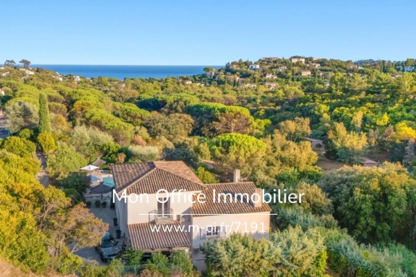 Luxury House for sale in Cavalaire-sur-Mer, 1 840 000 €, Photo 1