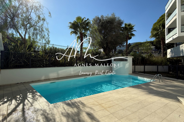 Appartement de luxe à vendre à Cavalaire-sur-Mer, 399 000 €, Photo 1