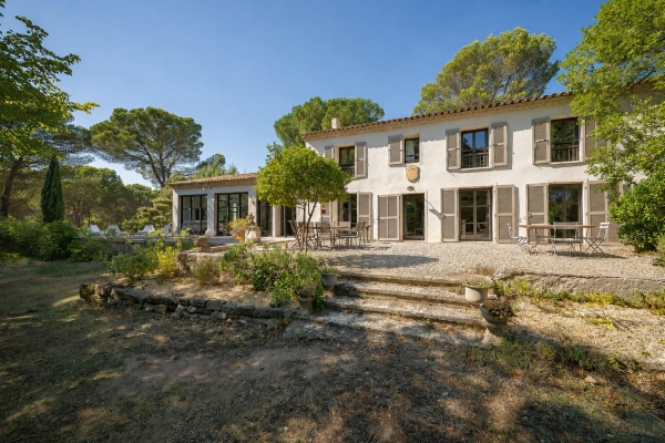 Maison de luxe à vendre à Aix-en-Provence, 1 750 000 €, Photo 1