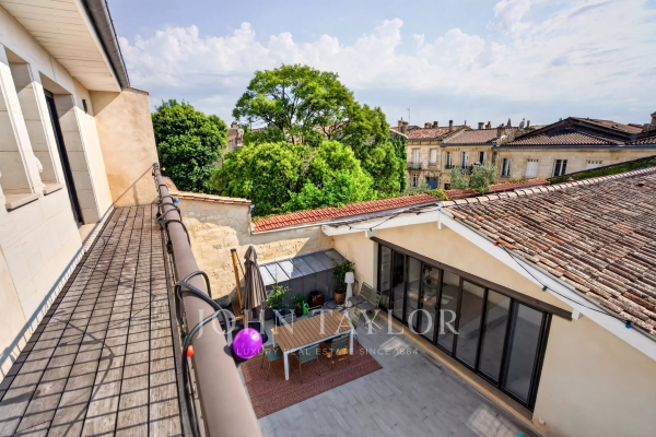 Luxury Apartment for sale in Bordeaux, 1 300 000 €, Photo 1