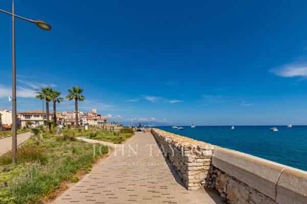 Luxury Apartment for sale in Antibes, 2 438 000 €, Photo 1