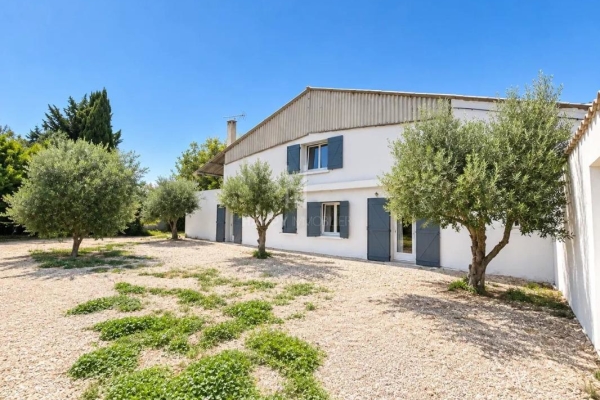 Maison de luxe à vendre à Saint-Martin-de-Crau, 593 000 €, Photo 1