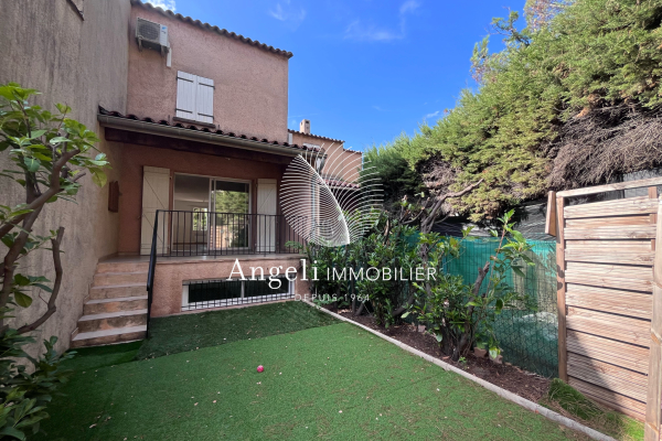 Maison de luxe à vendre à Fréjus, 296 500 €, Photo 1