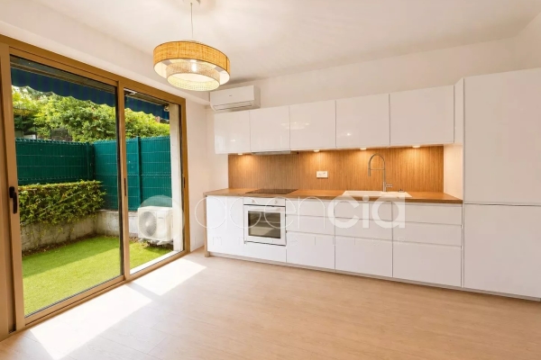 Luxury Apartment for sale in Antibes, 395 000 €, Photo 3