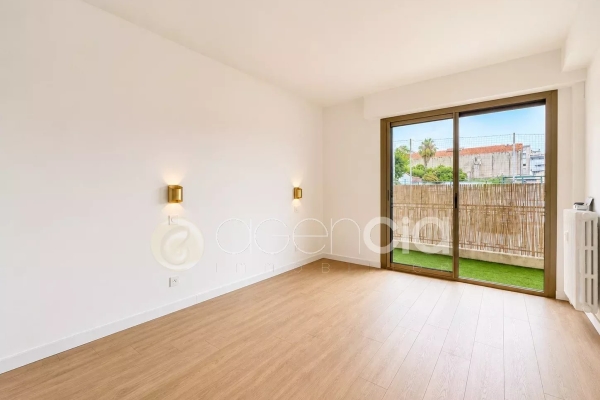 Luxury Apartment for sale in Antibes, 395 000 €, Photo 6