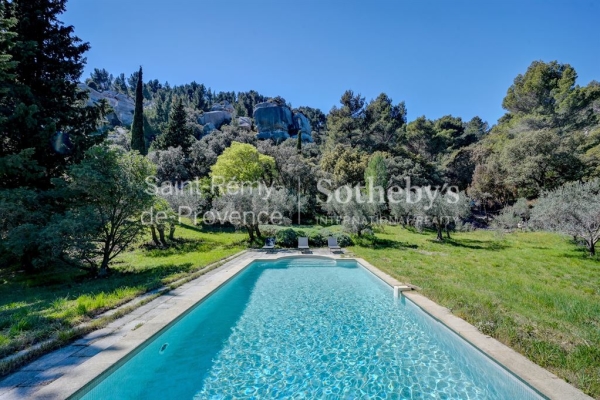Luxury House for sale in Les Baux-de-Provence, 3 255 000 €, Photo 1