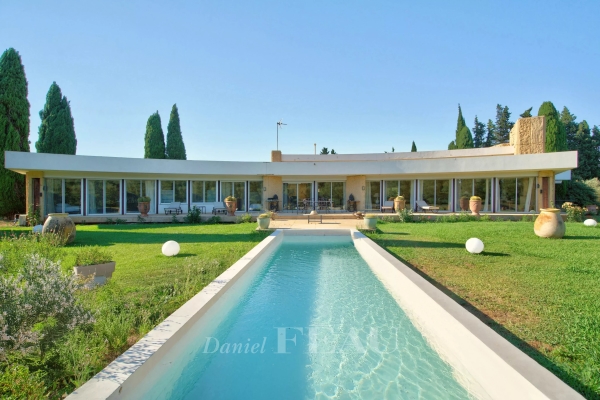 Luxury House for sale in Nîmes, 1 380 000 €, Photo 1