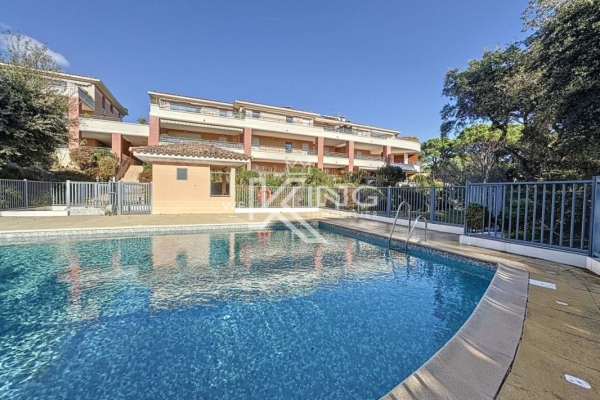 Appartement de luxe à vendre à Saint-Raphaël, 440 000 €, Photo 1