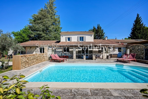Maison de luxe à vendre à Saint-Rémy-de-Provence, 840 000 €, Photo 3