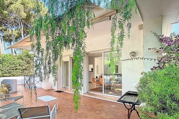 Maison de luxe à vendre à Cap d'Antibes, 2 300 000 €, Photo 1