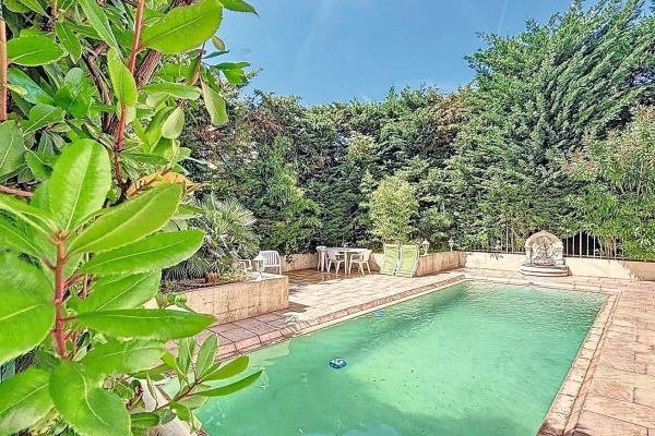 Maison de luxe à vendre à Cap d'Antibes, 1 990 000 €, Photo 3