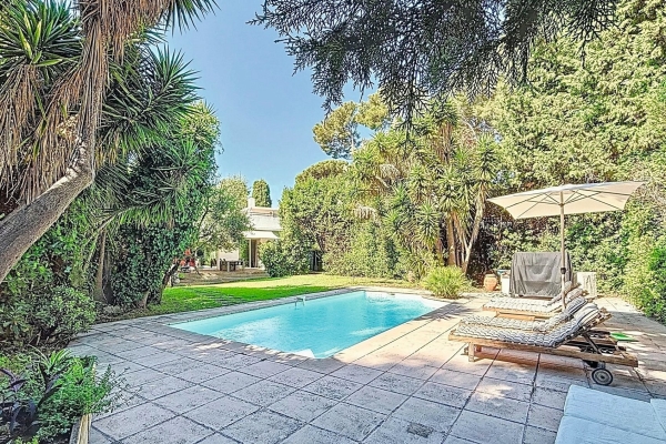 Maison de luxe à vendre à Cap d'Antibes, 2 300 000 €, Photo 3