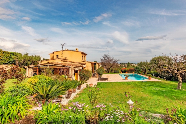 Maison de luxe à vendre à Antibes, 1 590 000 €, Photo 1