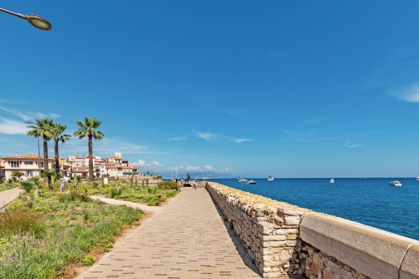 Maison de luxe à vendre à Antibes, 2 438 000 €, Photo 1