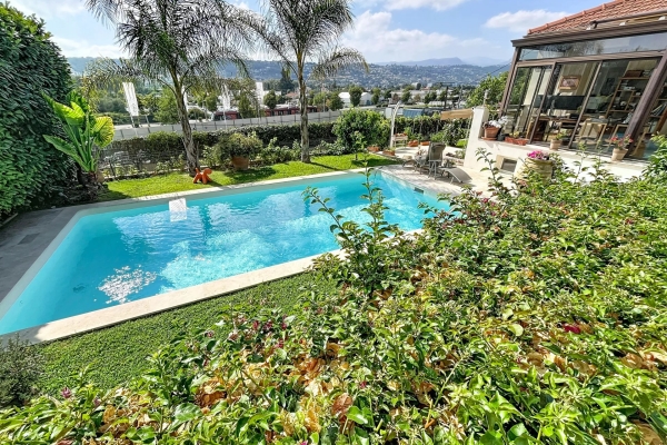 Maison de luxe à vendre à Nice, 1 175 000 €, Photo 1