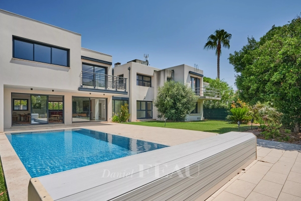 Luxury House for sale in Marseille 8ème, 2 700 000 €, Photo 1
