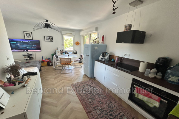 Luxury Apartment for sale in Cavalaire-sur-Mer, 280 000 €, Photo 2