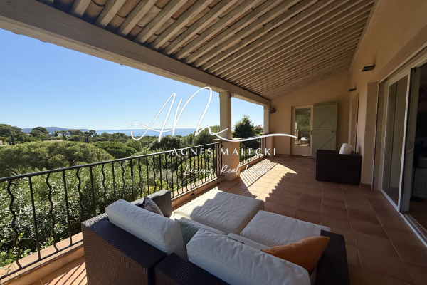 Maison de luxe à vendre à Cavalaire-sur-Mer, 1 690 000 €, Photo 4