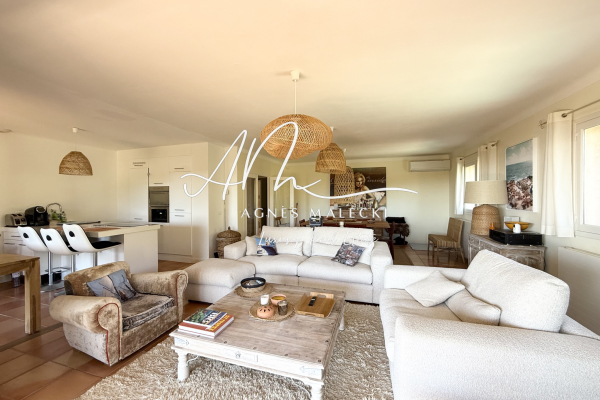 Maison de luxe à vendre à Cavalaire-sur-Mer, 1 690 000 €, Photo 5