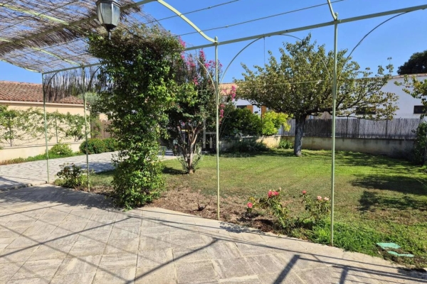 Luxury House for sale in Saint-Rémy-de-Provence, 630 000 €, Photo 3