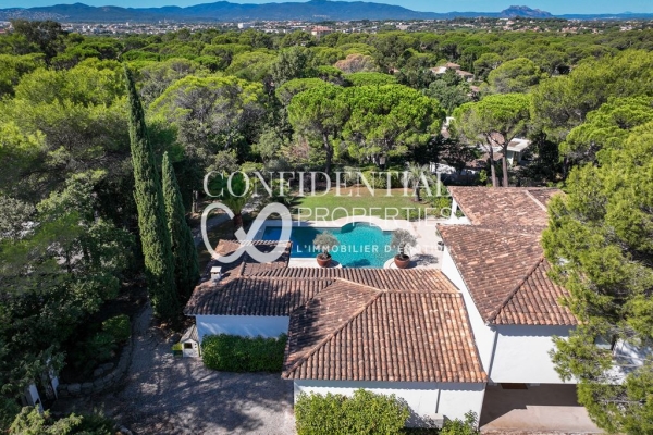 Maison de luxe à vendre à Saint-Raphaël, 1 980 000 €, Photo 1