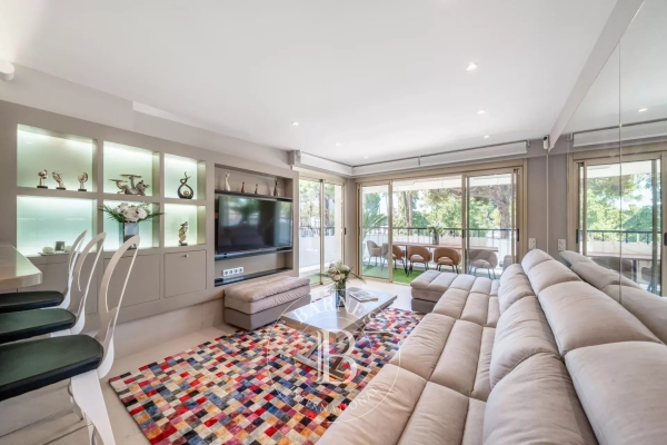 Luxury Apartment for sale in Cannes, 2 650 000 €, Photo 1