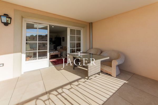 Appartement de luxe à vendre à Grimaud, 395 000 €, Photo 1