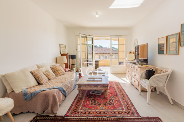 Luxury Apartment for sale in Grimaud, 395 000 €, Photo 3