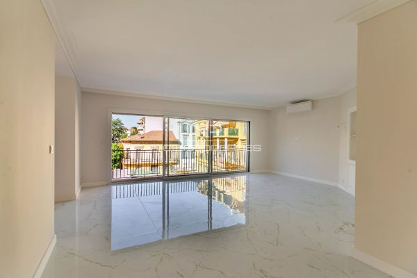 Luxury Apartment for sale in Nice, 1 090 000 €, Photo 1